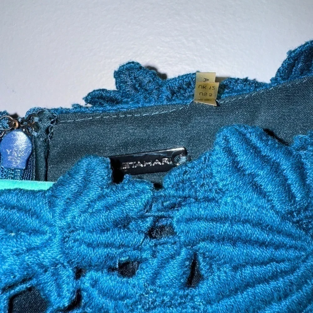 EUC Elie Tahari Floral Crochet Knit Teal Sheath Dress Size 8 US - Picture 2 of 9
